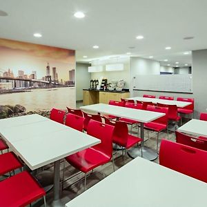 Red Lion Inn And Suites Brooklyn