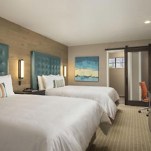 Wave Street Inn
