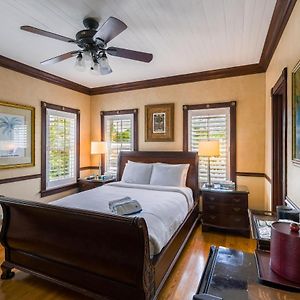 Luxury Queen Room