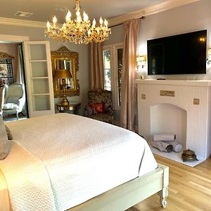 Luxury Suite