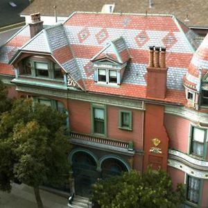 Chateau Tivoli Bed And Breakfast