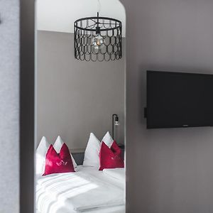 Economy King Room