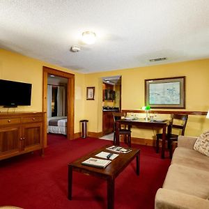 Superior King Suite