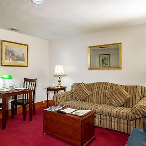Standard King Suite