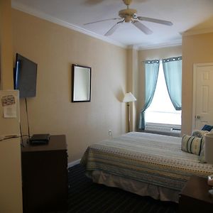 Standard Queen Suite