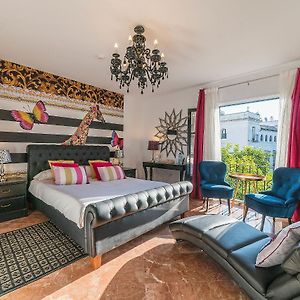 Queen Room Garden View