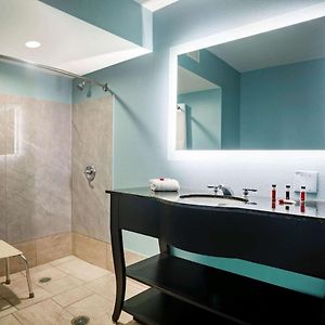 Queen Room Mobility accessible
