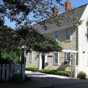 Admiral Farragut Inn