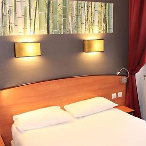 Connecting Room
