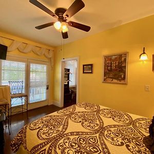 Economy Queen Room