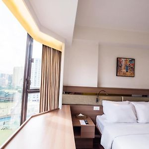 Deluxe Plus Queen Room