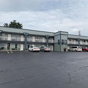 Royal Inn & Suites