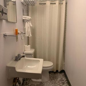 Single Queen Room