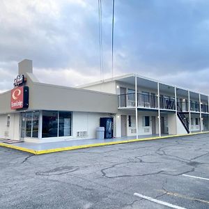 Econo Lodge Airport