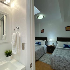 Private Double Queen Room Bathroom