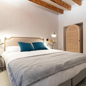 One-Bedroom Apartment No Swimming Pool