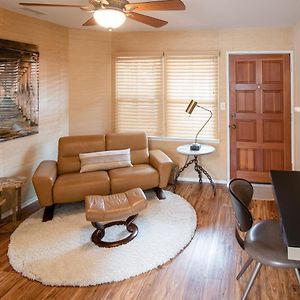 Deluxe Queen Studio