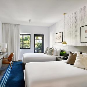 Luxury Two Queen Beds Balcony