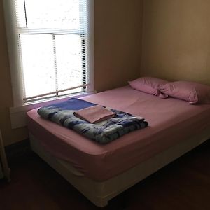 Budget King Room