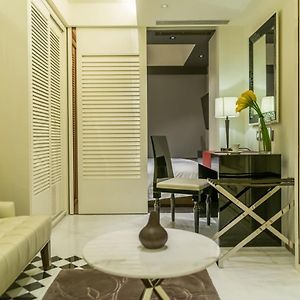 Premier King Suite