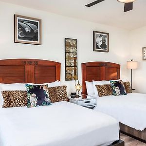 Classic Room 2 Beds Limited View Low Floor
