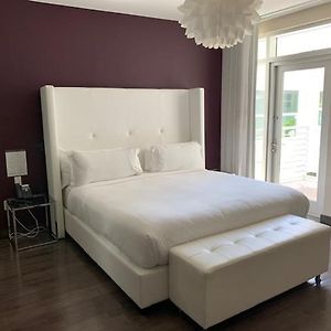 Prime King Balcony Room