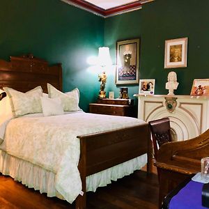 Queen Suite