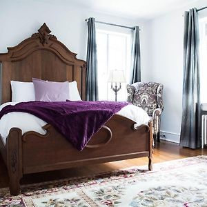One-Bedroom King Suite