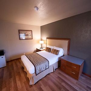 Family Queen Room