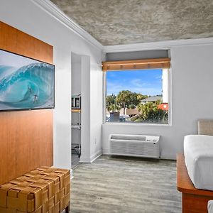 Deluxe Double Room Partial Ocean View Suite