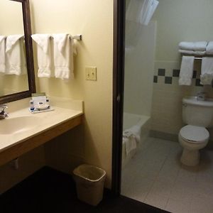 Deluxe  King Suite Mobility accessible