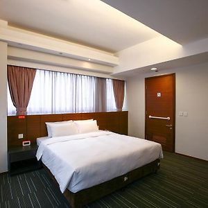 Premier King Room Disability Access