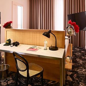 Medium King Room