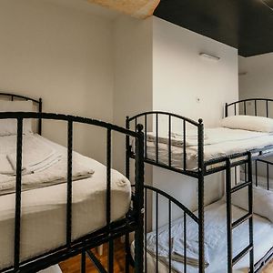 Dormitory Room Mixed