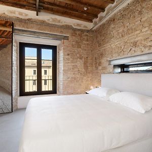 One-Bedroom King Suite