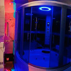Parisa Suite