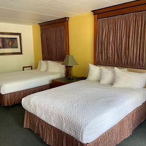 Deluxe Family Suite