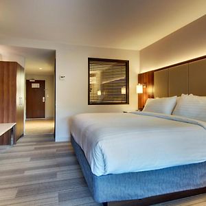 King Suite Mobility accessible