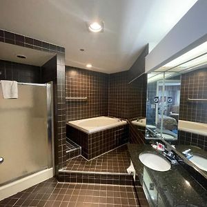 Superior King Suite