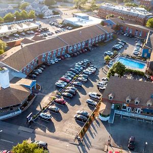Hyannis Plaza Hotel