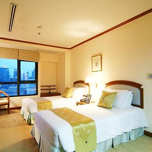 One-Bedroom Junior Suite