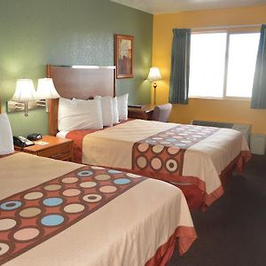 Deluxe Queen Suite Three Queen Beds Non-Smoking
