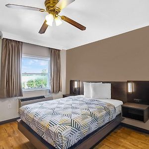 Deluxe Double Room Smoking