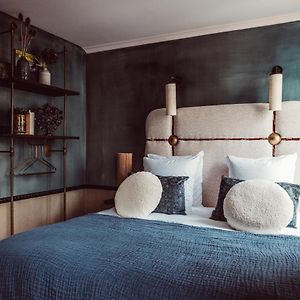 Comfort King Room