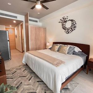 Deluxe King Studio