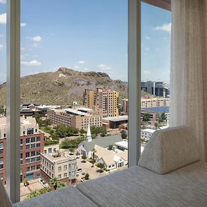 Deluxe King Room City View