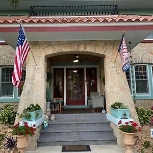 Ms. Maggie'S South Country Inn
