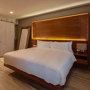 Premium King Room