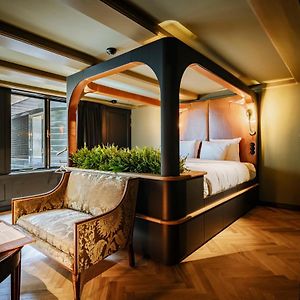 Signature King Room