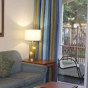 Deluxe King Suite